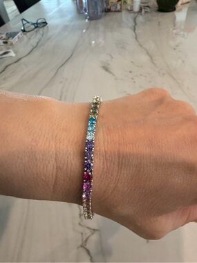 Kathy Hilton x Anna Zuckerman Women’s rainbow Saphire Bracelet